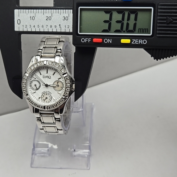 Women’s DMQ Dress Watch Silver Tone Crystal Bezel Multifunction Dial New Battery - Picture 4 of 9